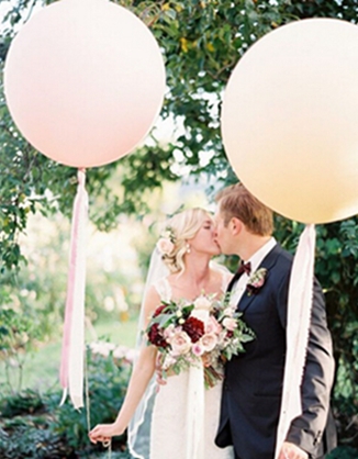 couple with balloon